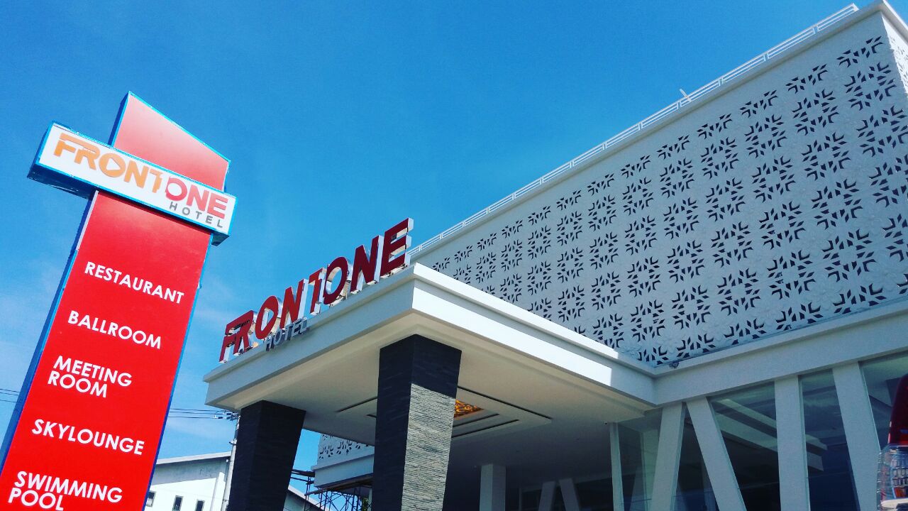 Front One Hotel Pamekasan Madura